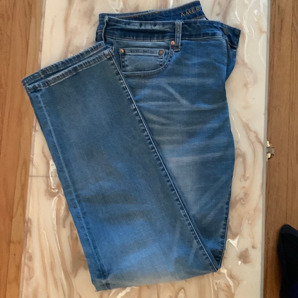 Men’s American Eagle size 38x34 extreme flex jeans in excellent condition.